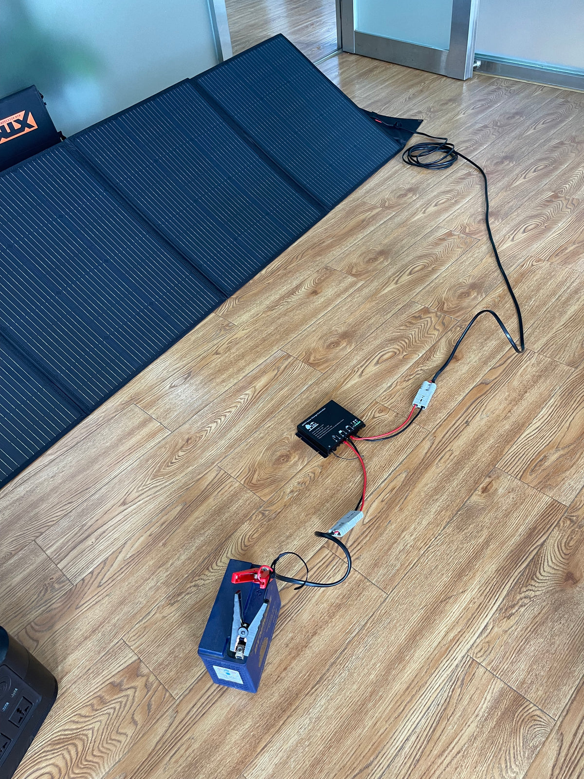 SupplyWorks 20A MPPT Solar Charge Controller with 50A Anderson Plugs