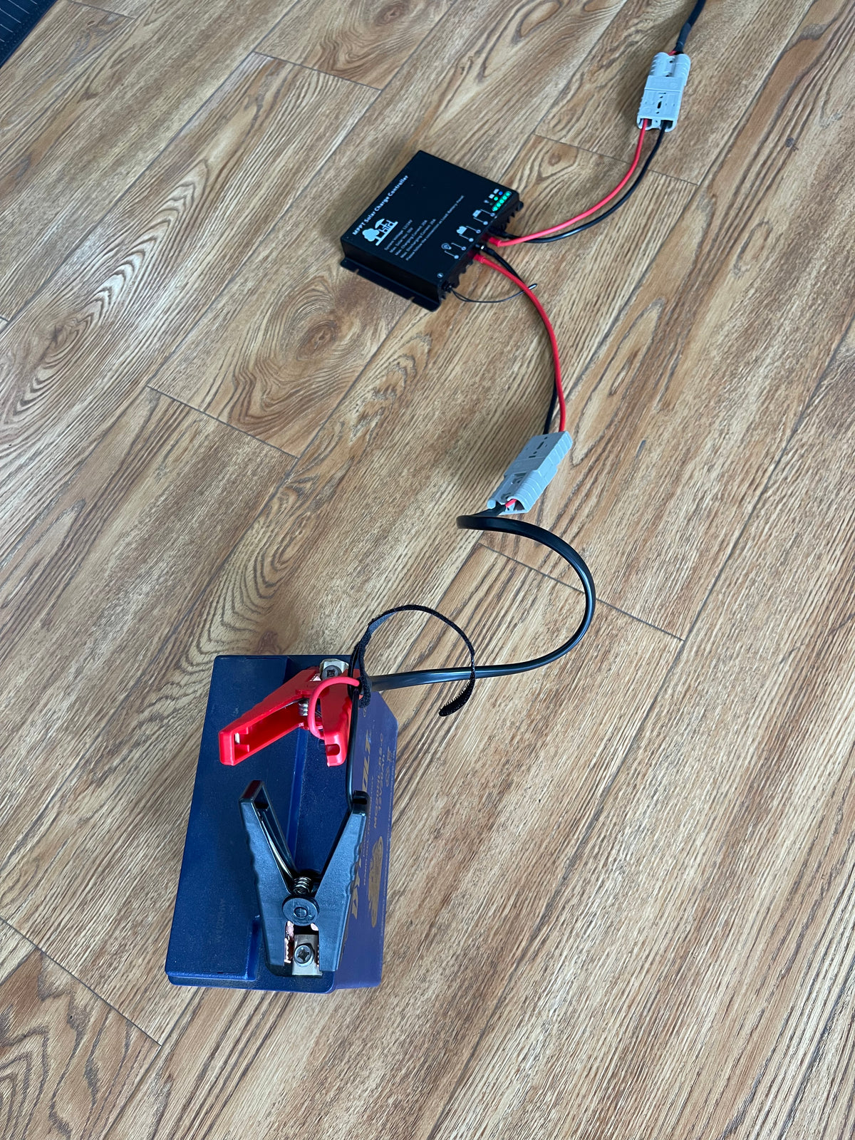 SupplyWorks 20A MPPT Solar Charge Controller with 50A Anderson Plugs