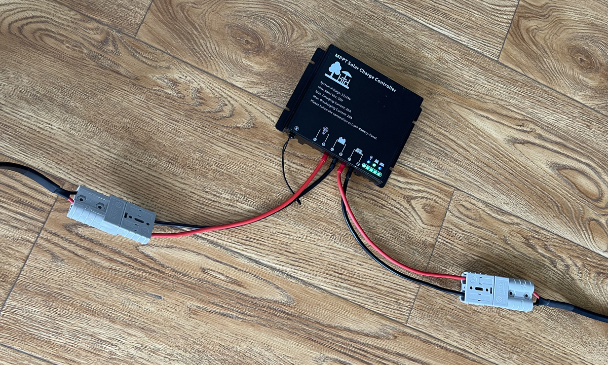 SupplyWorks 20A MPPT Solar Charge Controller with 50A Anderson Plugs