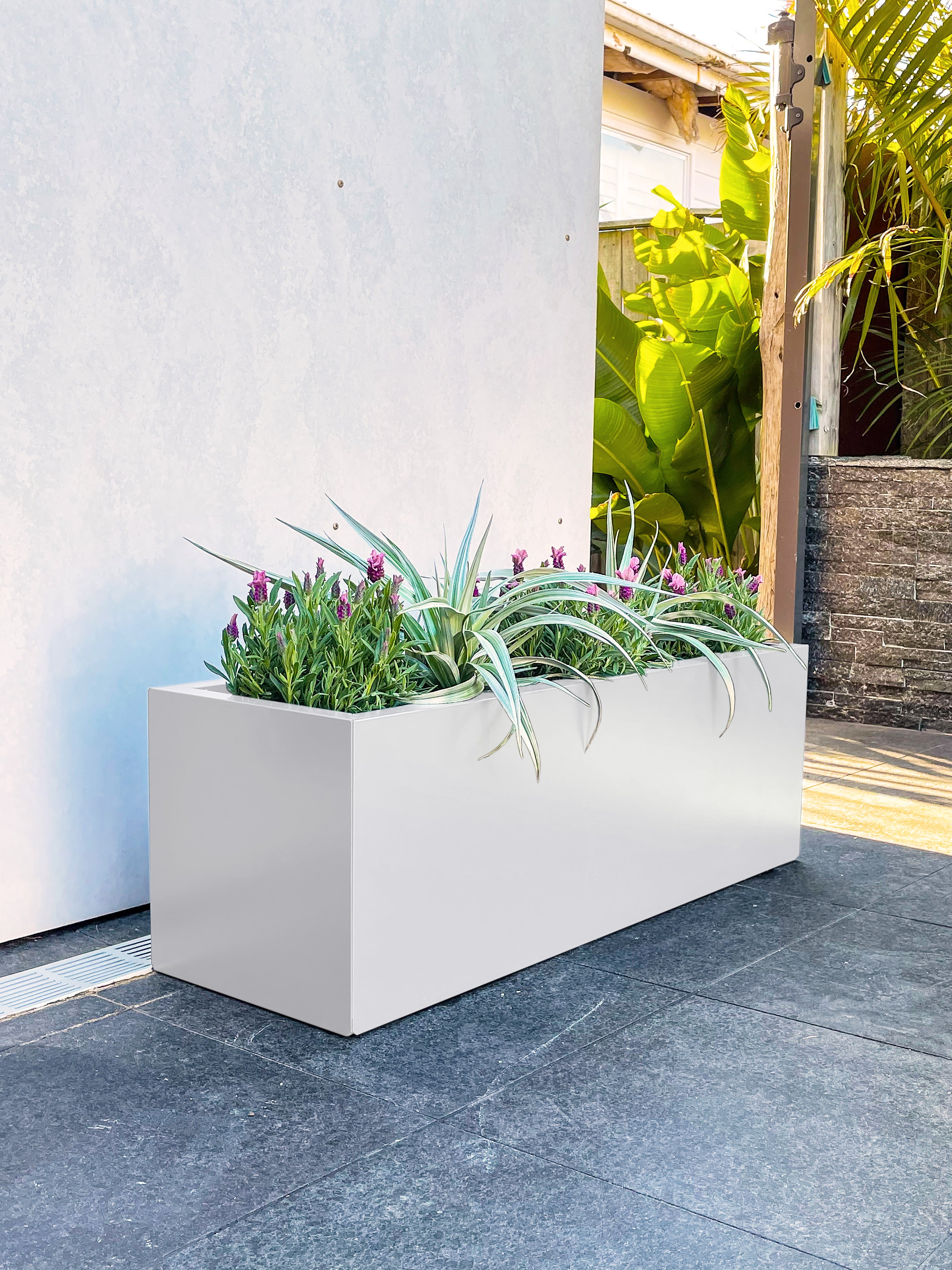 Greenlife Metal Designer Planter Box with Base 900 x 300 x 300mm Vibra