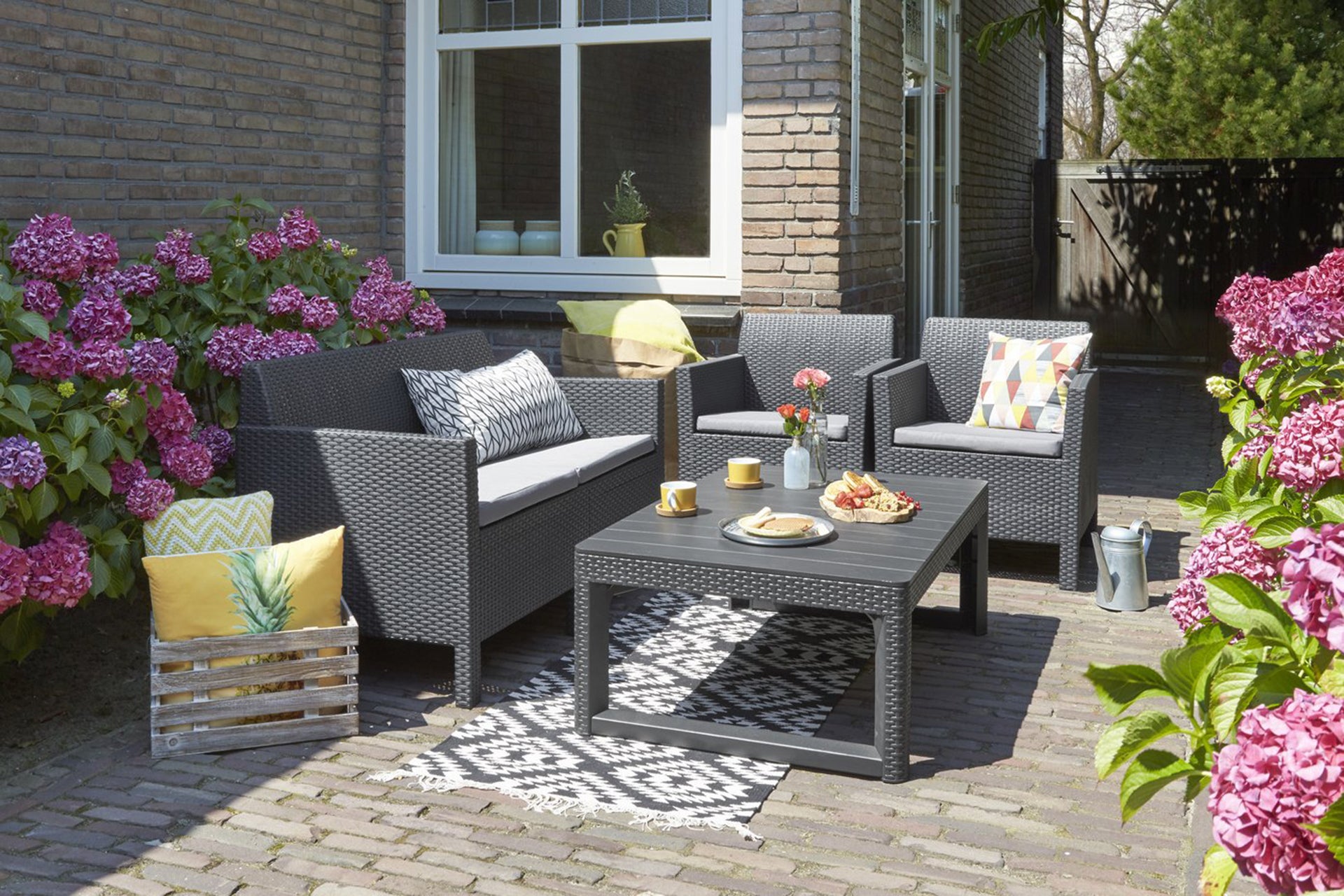 Keter height adjustable garden table top